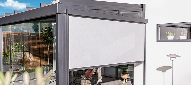 AREA mit Senkrechtmarkise Smart Home